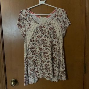 Short sleeve floral top